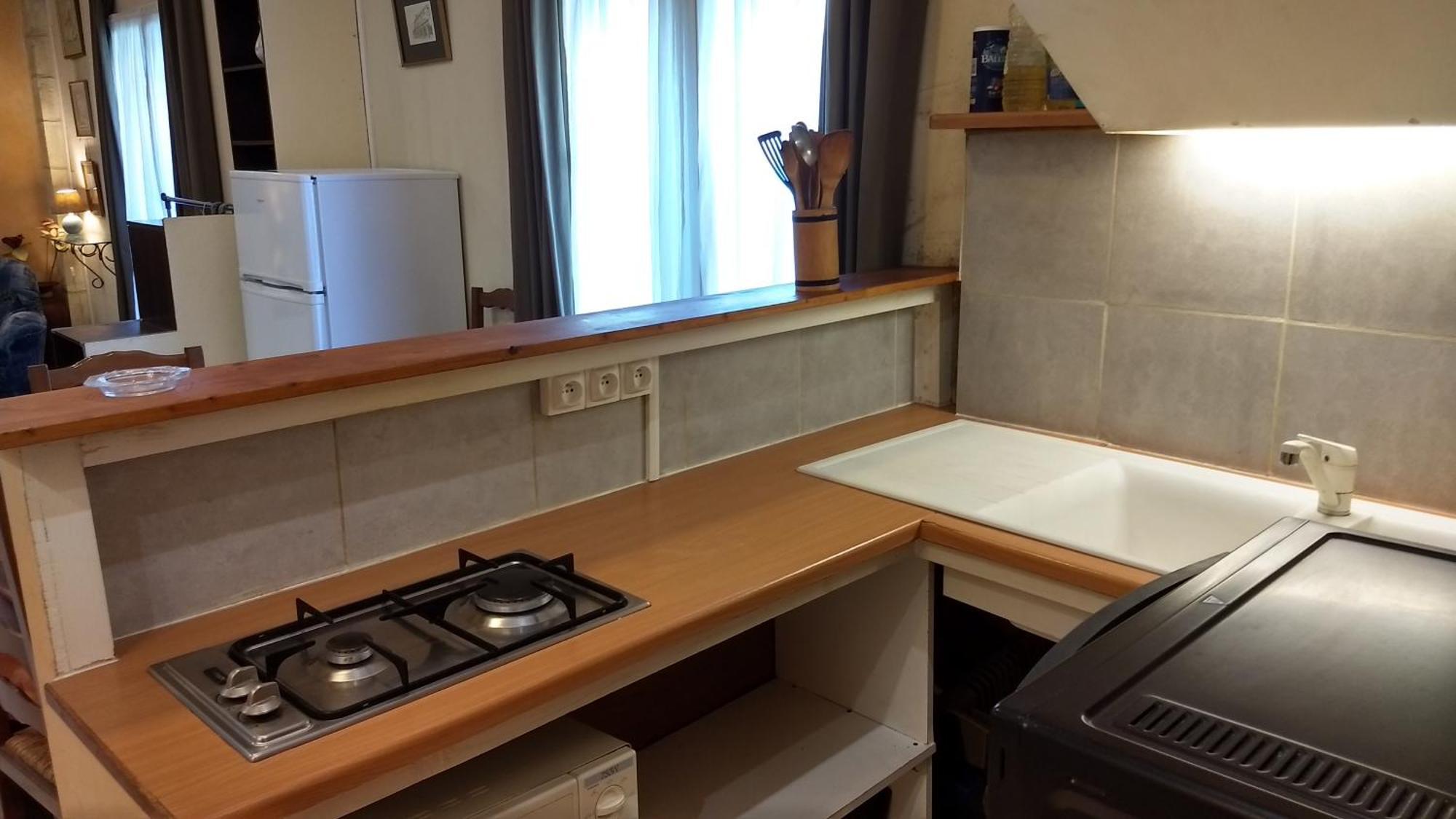 Logement Tranquille Et Frais Proche Gare Au Rdc Saumur Exterior photo