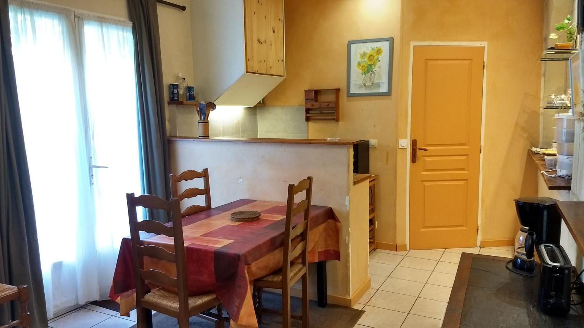 Logement Tranquille Et Frais Proche Gare Au Rdc Saumur Exterior photo