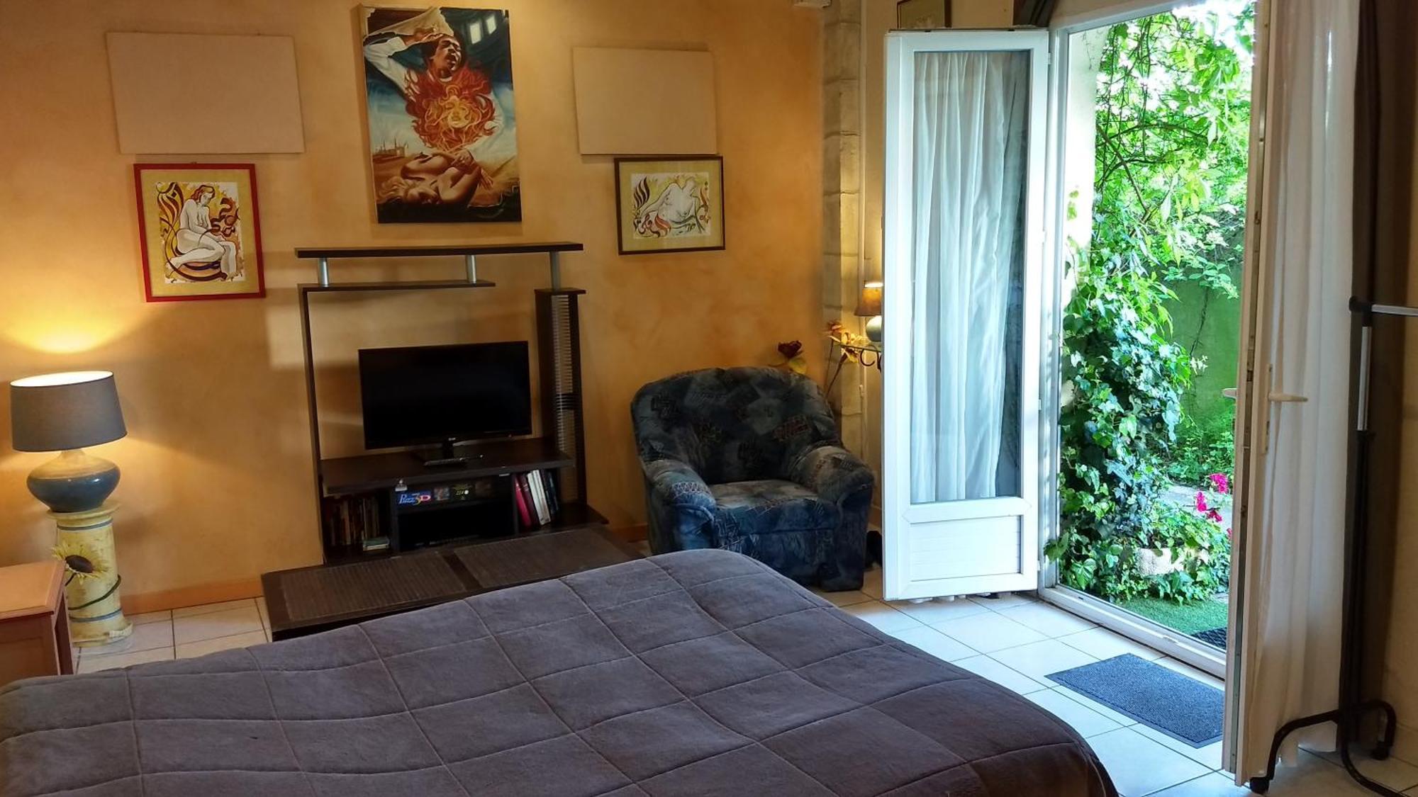 Logement Tranquille Et Frais Proche Gare Au Rdc Saumur Exterior photo