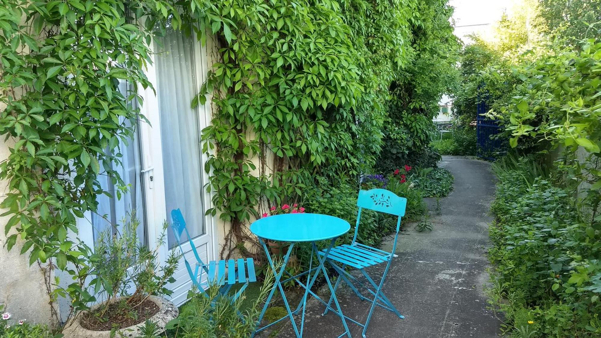 Logement Tranquille Et Frais Proche Gare Au Rdc Saumur Exterior photo