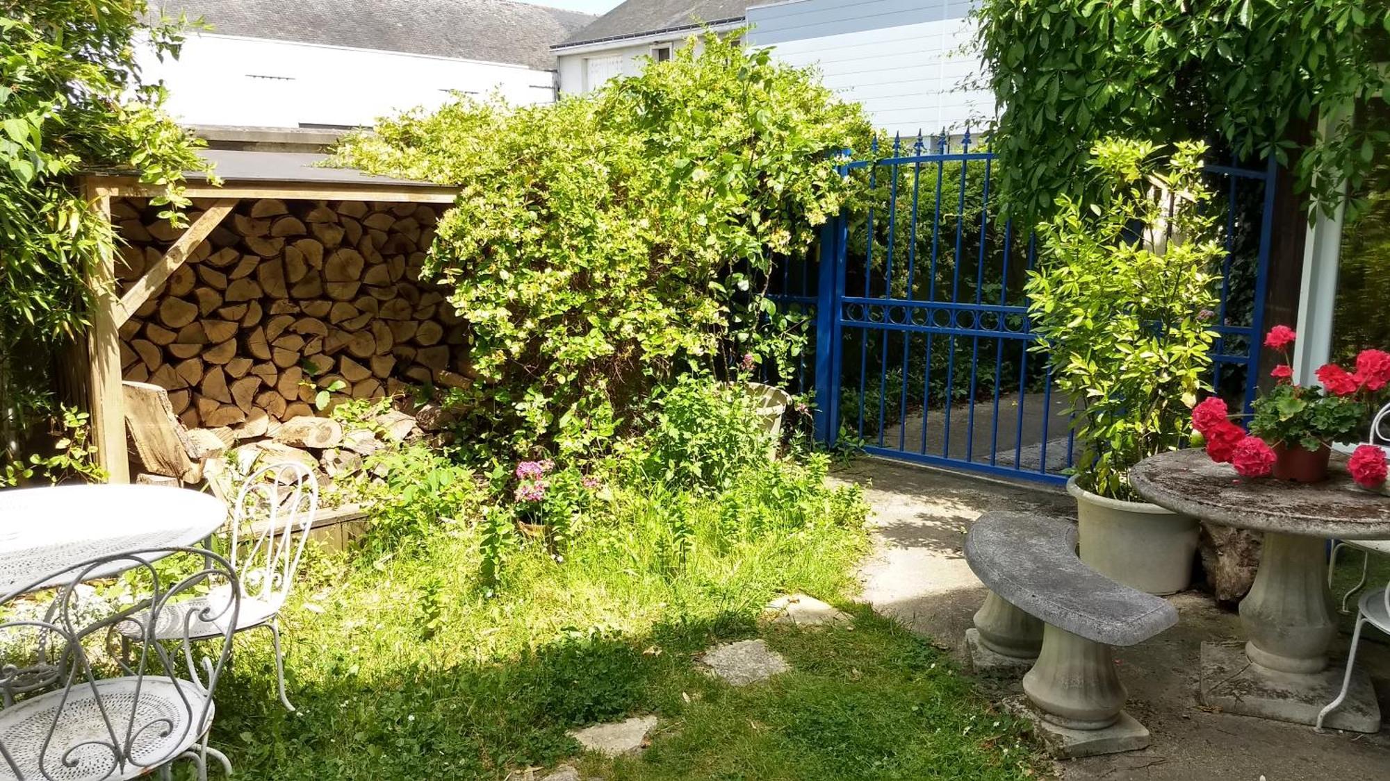Logement Tranquille Et Frais Proche Gare Au Rdc Saumur Exterior photo